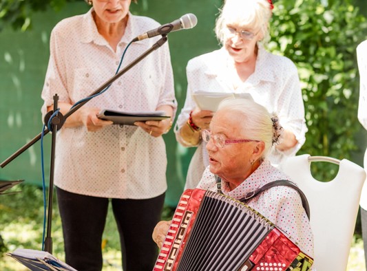 Zahradní slavnost v Centru sociálních služeb Emausy