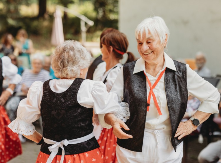 Zahradní slavnost v Centru sociálních služeb Emausy