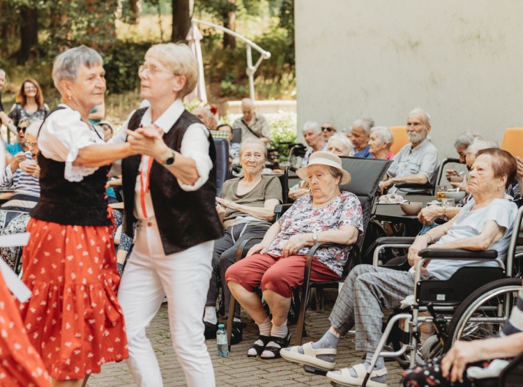 Zahradní slavnost v Centru sociálních služeb Emausy