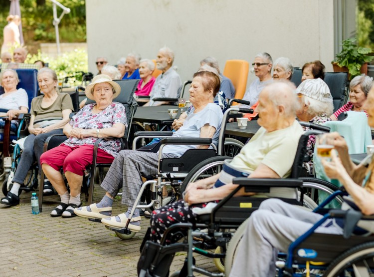 Zahradní slavnost v Centru sociálních služeb Emausy