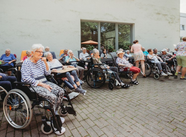 Zahradní slavnost v Centru sociálních služeb Emausy