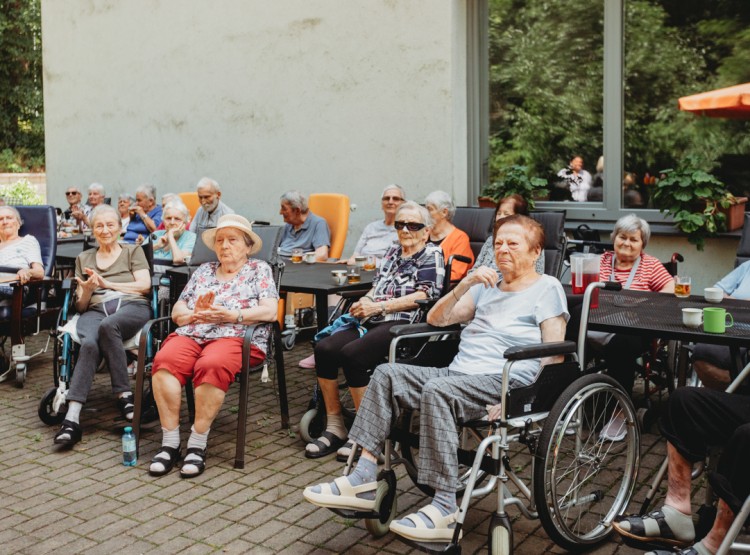 Zahradní slavnost v Centru sociálních služeb Emausy