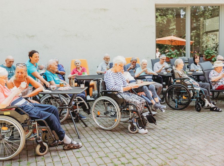 Zahradní slavnost v Centru sociálních služeb Emausy