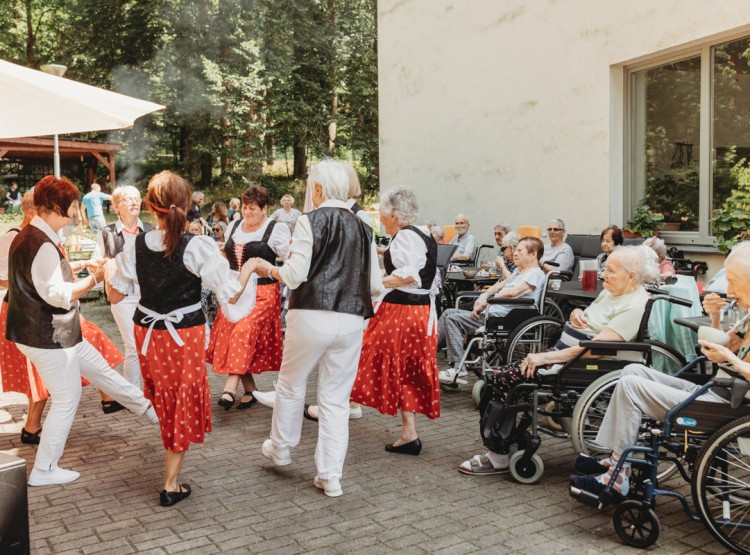 Zahradní slavnost v Centru sociálních služeb Emausy