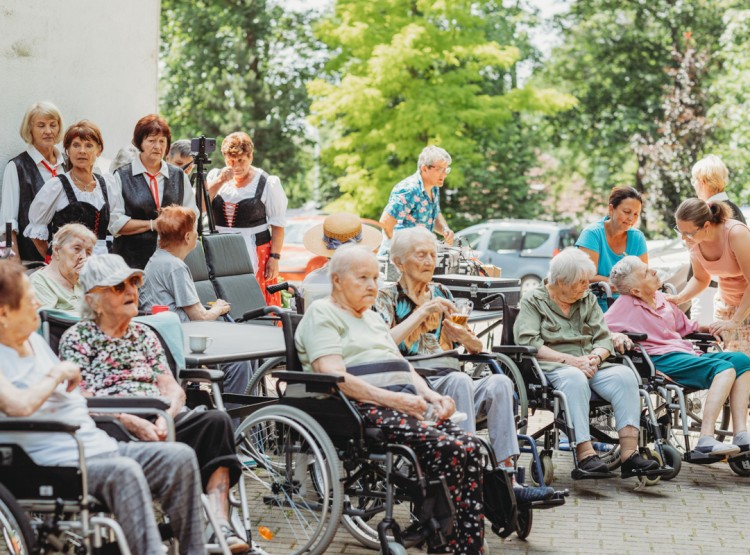 Zahradní slavnost v Centru sociálních služeb Emausy