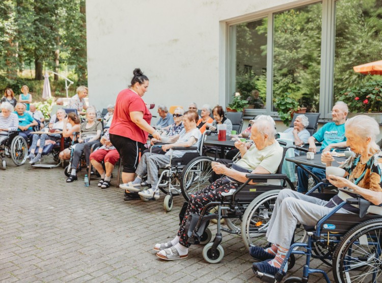 Zahradní slavnost v Centru sociálních služeb Emausy