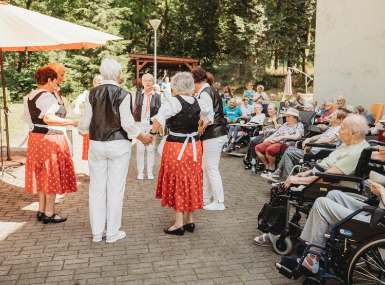 Zahradní slavnost v Centru sociálních služeb Emausy