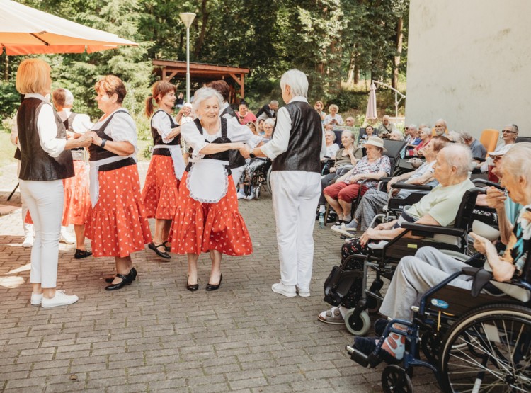 Zahradní slavnost v Centru sociálních služeb Emausy