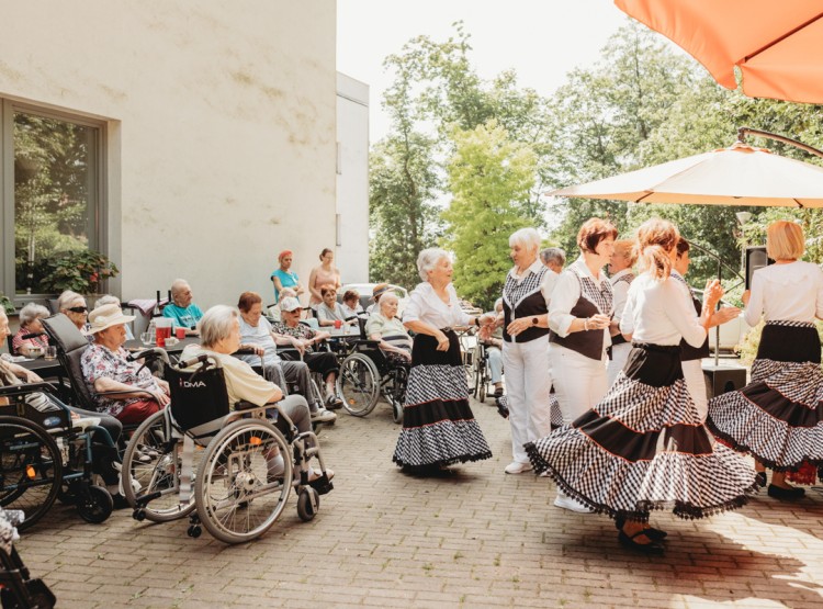 Zahradní slavnost v Centru sociálních služeb Emausy