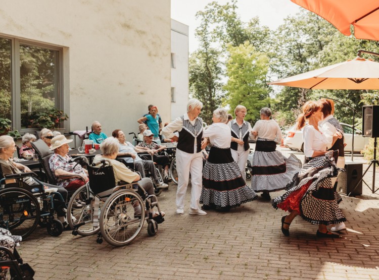 Zahradní slavnost v Centru sociálních služeb Emausy