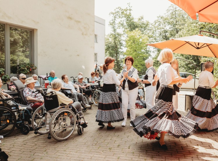 Zahradní slavnost v Centru sociálních služeb Emausy