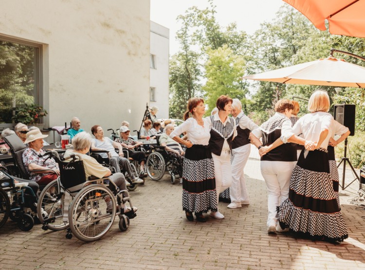 Zahradní slavnost v Centru sociálních služeb Emausy