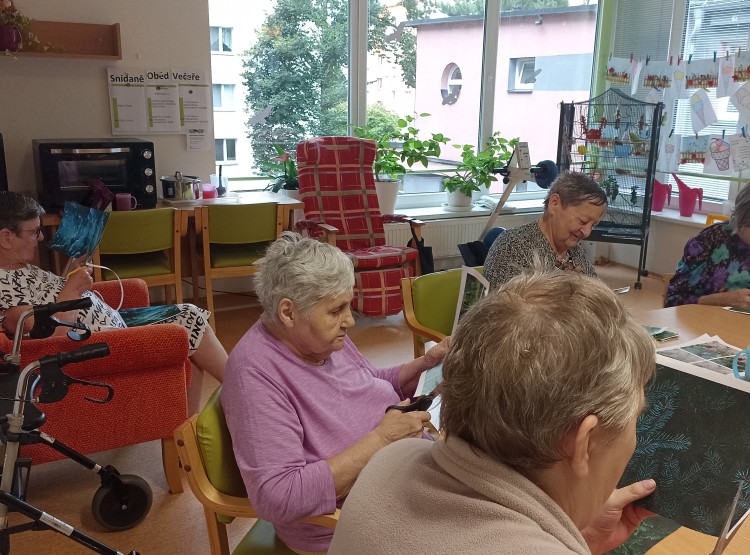 Výroba kouzelného lesa v Centru sociálních služeb Domus