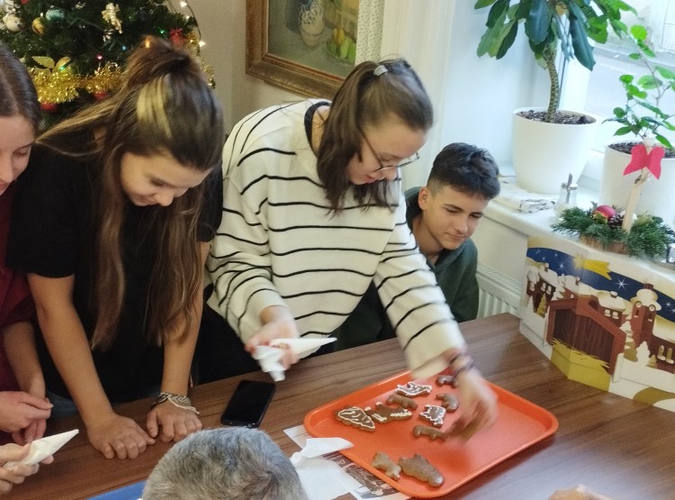 Návštěva studentů Česko-anglického gymnázia v Centru sociálních služeb Emausy