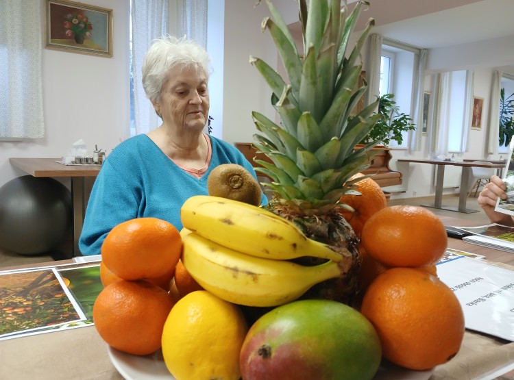 Exotické ovoce v Centru sociálních služeb Emausy