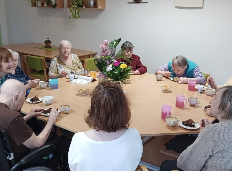 Oslava narozenin paní Karly v Centru sociálních služeb Domus